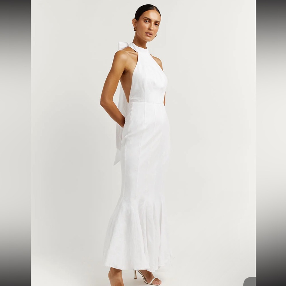 DISSH AISLE WHITE LINEN HIGH NECK DRESS